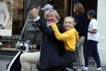 Amsterdam 14 september 2018

Jan Wieger van der Linden met zijn dochter op scooter.