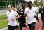 Amsterdam 11 september 2018
Het volledige team van hardlopers voor Only Friends bestaat uit tien personen: zanger Robert Leroy, chef-kok Ramon Beuk, ex-voetbalster Anouk Hoogendijk, eSporter Koen Weijland, Carlos Platier (judoka en winnaar Expeditie Robinson 2017), JoÃ«lle Witschge (deelneemster Expeditie Robinson), huisarts/schrijver/vlogger Rutger Verhoeff, social media influencer Jamie de Boer, Maup van den Berg en Stefan Valk. Ze gaan de marathon van New York lopen.