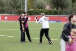 Amsterdam 11 september 2018
Het volledige team van hardlopers voor Only Friends bestaat uit tien personen: zanger Robert Leroy, chef-kok Ramon Beuk, ex-voetbalster Anouk Hoogendijk, eSporter Koen Weijland, Carlos Platier (judoka en winnaar Expeditie Robinson 2017), JoÃ«lle Witschge (deelneemster Expeditie Robinson), huisarts/schrijver/vlogger Rutger Verhoeff, social media influencer Jamie de Boer, Maup van den Berg en Stefan Valk. Ze gaan de marathon van New York lopen.