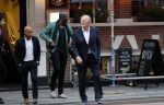 Amsterdam 10 september 2018
Feest Sjaak Swart in het nieuwe delamar theater. Joop v d Ende met zijn schoonzoon Vincent