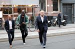 Amsterdam 10 september 2018
Feest Sjaak Swart in het nieuwe delamar theater. Joop v d Ende met zijn schoonzoon Vincent