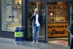 Amsterdam 17 september 2018
Leo Alkemade bellend op straat