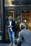 Amsterdam 17 september 2018
Leo Alkemade bellend op straat