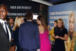 Amsterdam 17 september 2018
Premiere Doris in Tuschinski. De cast bestaat uit oa Tjitske Reidinga Guy Clemens Bracha v Doesburgh Tanik Moree Peter Blok . Linda de Mol kwam met partner Jeroen Rietbergen