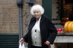 Amsterdam 10 september 2018
Marjan Berk doet boodschappen op de cornelis schuytstraat.