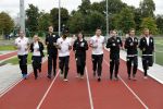 Amsterdam 11 september 2018
Het volledige team van hardlopers voor Only Friends bestaat uit tien personen: zanger Robert Leroy, chef-kok Ramon Beuk, ex-voetbalster Anouk Hoogendijk, eSporter Koen Weijland, Carlos Platier (judoka en winnaar Expeditie Robinson 2017), JoÃ«lle Witschge (deelneemster Expeditie Robinson), huisarts/schrijver/vlogger Rutger Verhoeff, social media influencer Jamie de Boer, Maup van den Berg en Stefan Valk. Ze gaan de marathon van New York lopen.