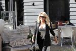 Etten Leur 21 september 2018
Patricia Paay verkoopt in winkels sjans in Etten Leur oude kleding tassen en schoenen van haar zelf.