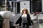 Etten Leur 21 september 2018
Patricia Paay verkoopt in winkels sjans in Etten Leur oude kleding tassen en schoenen van haar zelf.