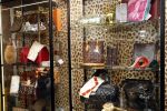 Etten Leur 21 september 2018
Patricia Paay verkoopt in winkels sjans in Etten Leur oude kleding tassen en schoenen van haar zelf.
