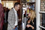 Etten Leur 21 september 2018
Patricia Paay verkoopt in winkels sjans in Etten Leur oude kleding tassen en schoenen van haar zelf.