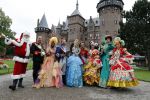 Haarzuilens 12 september 2018
Presentatie cast RTL Kerstshow op kasteel de haar. De cast bestaat uit Carlo Boszhard Buddy Vedder Esmee v Kampen Berget Lewis Pip Pellens Fred v Leer Ger Otte Celinde Schoenmaker en de kerstman.
