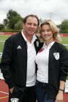 Amsterdam 11 september 2018
Het volledige team van hardlopers voor Only Friends bestaat uit tien personen: zanger Robert Leroy, chef-kok Ramon Beuk, ex-voetbalster Anouk Hoogendijk, eSporter Koen Weijland, Carlos Platier (judoka en winnaar Expeditie Robinson 2017), JoÃ«lle Witschge (deelneemster Expeditie Robinson), huisarts/schrijver/vlogger Rutger Verhoeff, social media influencer Jamie de Boer, Maup van den Berg en Stefan Valk. Ze gaan de marathon van New York lopen.