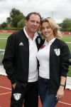 Amsterdam 11 september 2018
Het volledige team van hardlopers voor Only Friends bestaat uit tien personen: zanger Robert Leroy, chef-kok Ramon Beuk, ex-voetbalster Anouk Hoogendijk, eSporter Koen Weijland, Carlos Platier (judoka en winnaar Expeditie Robinson 2017), JoÃ«lle Witschge (deelneemster Expeditie Robinson), huisarts/schrijver/vlogger Rutger Verhoeff, social media influencer Jamie de Boer, Maup van den Berg en Stefan Valk. Ze gaan de marathon van New York lopen.