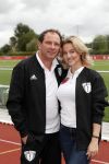 Amsterdam 11 september 2018
Het volledige team van hardlopers voor Only Friends bestaat uit tien personen: zanger Robert Leroy, chef-kok Ramon Beuk, ex-voetbalster Anouk Hoogendijk, eSporter Koen Weijland, Carlos Platier (judoka en winnaar Expeditie Robinson 2017), JoÃ«lle Witschge (deelneemster Expeditie Robinson), huisarts/schrijver/vlogger Rutger Verhoeff, social media influencer Jamie de Boer, Maup van den Berg en Stefan Valk. Ze gaan de marathon van New York lopen.