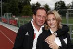 Amsterdam 11 september 2018
Het volledige team van hardlopers voor Only Friends bestaat uit tien personen: zanger Robert Leroy, chef-kok Ramon Beuk, ex-voetbalster Anouk Hoogendijk, eSporter Koen Weijland, Carlos Platier (judoka en winnaar Expeditie Robinson 2017), JoÃ«lle Witschge (deelneemster Expeditie Robinson), huisarts/schrijver/vlogger Rutger Verhoeff, social media influencer Jamie de Boer, Maup van den Berg en Stefan Valk. Ze gaan de marathon van New York lopen.