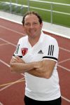 Amsterdam 11 september 2018
Het volledige team van hardlopers voor Only Friends bestaat uit tien personen: zanger Robert Leroy, chef-kok Ramon Beuk, ex-voetbalster Anouk Hoogendijk, eSporter Koen Weijland, Carlos Platier (judoka en winnaar Expeditie Robinson 2017), JoÃ«lle Witschge (deelneemster Expeditie Robinson), huisarts/schrijver/vlogger Rutger Verhoeff, social media influencer Jamie de Boer, Maup van den Berg en Stefan Valk. Ze gaan de marathon van New York lopen.