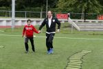 Amsterdam 11 september 2018
Het volledige team van hardlopers voor Only Friends bestaat uit tien personen: zanger Robert Leroy, chef-kok Ramon Beuk, ex-voetbalster Anouk Hoogendijk, eSporter Koen Weijland, Carlos Platier (judoka en winnaar Expeditie Robinson 2017), JoÃ«lle Witschge (deelneemster Expeditie Robinson), huisarts/schrijver/vlogger Rutger Verhoeff, social media influencer Jamie de Boer, Maup van den Berg en Stefan Valk. Ze gaan de marathon van New York lopen.