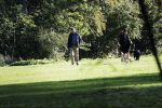 Amsterdam 13 september 2018
Robert ten Brink en zijn vrouw Roos laten hun twee honden uit in het amsterdamse bos.