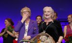 Amsterdam 30 september 2018
1 jaar Annie MG Schmidt in het delamar theater. Simone Kleinsma krijgt koninklijke onderscheiding. . Met Joan de Zwart Bloch ( burgemeester Blaricum)