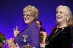 Amsterdam 30 september 2018
1 jaar Annie MG Schmidt in het delamar theater. Simone Kleinsma krijgt koninklijke onderscheiding. . Met Joan de Zwart Bloch ( burgemeester Blaricum)