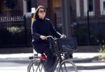 Amsterdam 15 september 2018
Susan Visser bij haar huis en op de fiets.