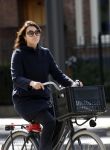 Amsterdam 15 september 2018
Susan Visser bij haar huis en op de fiets.