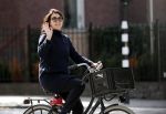 Amsterdam 15 september 2018
Susan Visser bij haar huis en op de fiets.