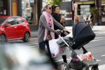 Amsterdam 25 september 2018
Suze mens met haar moeder Suze achter de kinderwagen