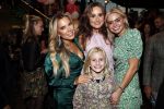 Amsterdam 21 september 2018
Sylvie Meis bij de premiere Elvyâ€™s wereld in Pathe Arena . Haar broer en zwager waren ook aanwezig.Sylvie met  Jill Schirnhofer Klaartje Roose en Bo Smulders