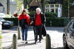 Laren 26 september 2018
Willibrorf Frequin en zijn vriendin voor het eerst weer buiten na zijn ziekenhuisopname.