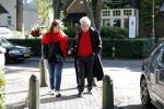 Laren 26 september 2018
Willibrorf Frequin en zijn vriendin voor het eerst weer buiten na zijn ziekenhuisopname.