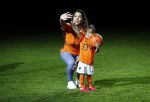 Amsterdam 6 mei 2018
Nederland-Peru 2-1 . Afscheidswedstrijd Wesley Sneijder . Zijn vrouw Yolanthe Sneijder Cabau en zoons Jessey en Xess Xava zijn natuurlijk aanwezig.
