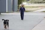 Arnemuiden 5 september 2019
Boer Bastiaan met zijn hond bij zijn boerderij/huis.