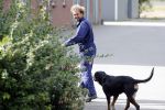 Arnemuiden 5 september 2019
Boer Bastiaan met zijn hond bij zijn boerderij/huis.