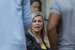 Amsterdam 9 september 2019
Bridget Maasland met ploeg op de beethovenstraat. Daarna stappen ze in een grote hummer limo.