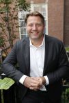 Amsterdam 10 september 2019
Presentatie celebaabs in hotel the Grand met oa Anouk Smulders Frits Sissing Dennis v d Geest Dennis Weening Dominique v Hulst ( zangeres Do) en  Irene moors . Celebabs is een idee van Tim Ouborg en Jeroen v d Boom