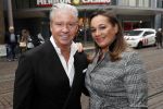 Amsterdam 11 augustus 2019
Premiere Downtown Abbey in pathe Tuschinski.
Dries Roelvink en zijn vrouw Honoria