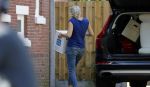 Den Haag 14 september 2019
Jack de Vries zijn nieuwe vriendin Emily Maas trekt bij hem in . Vandaag bracht ze haar spullen naar Jack zijn huis.