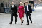 Den Haag 17 september 2019
Prinsjesdag 2019 op het binnenhof.
Eric Wiebes, minister van Economische Zaken en Klimaat arriveert samen met zijn partner en zoon