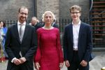 Den Haag 17 september 2019
Prinsjesdag 2019 op het binnenhof.
Eric Wiebes, minister van Economische Zaken en Klimaat arriveert samen met zijn partner en zoon