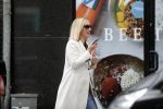 Ansterdam 24 september 2019
Eva Jinek bellend op de beethovenstraat