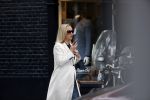 Ansterdam 24 september 2019
Eva Jinek bellend op de beethovenstraat