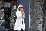 Ansterdam 24 september 2019
Eva Jinek bellend op de beethovenstraat