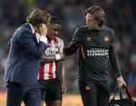 Eindhoven, 14 September 2019 PSV-Vitesse, eindstand 5-0
5 doelpunten Donyell Malen
Fysiotherapeut Falk Louwers samen met Edwin v Zandvoort en dokter Wart v Zoest