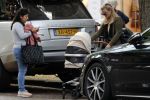Amsterdam 12 september 2019
Gigi Ravelli met kindje en aupair op de cornelis schuytstraat.