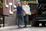 Den Haag 14 september 2019
Jack de Vries zijn nieuwe vriendin Emily Maas trekt bij hem in . Vandaag bracht ze haar spullen naar Jack zijn huis.