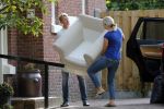 Den Haag 14 september 2019
Jack de Vries zijn nieuwe vriendin Emily Maas trekt bij hem in . Vandaag bracht ze haar spullen naar Jack zijn huis.