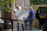 Den Haag 14 september 2019
Jack de Vries zijn nieuwe vriendin Emily Maas trekt bij hem in . Vandaag bracht ze haar spullen naar Jack zijn huis.