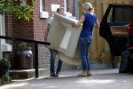 Den Haag 14 september 2019
Jack de Vries zijn nieuwe vriendin Emily Maas trekt bij hem in . Vandaag bracht ze haar spullen naar Jack zijn huis.