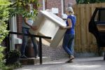 Den Haag 14 september 2019
Jack de Vries zijn nieuwe vriendin Emily Maas trekt bij hem in . Vandaag bracht ze haar spullen naar Jack zijn huis.